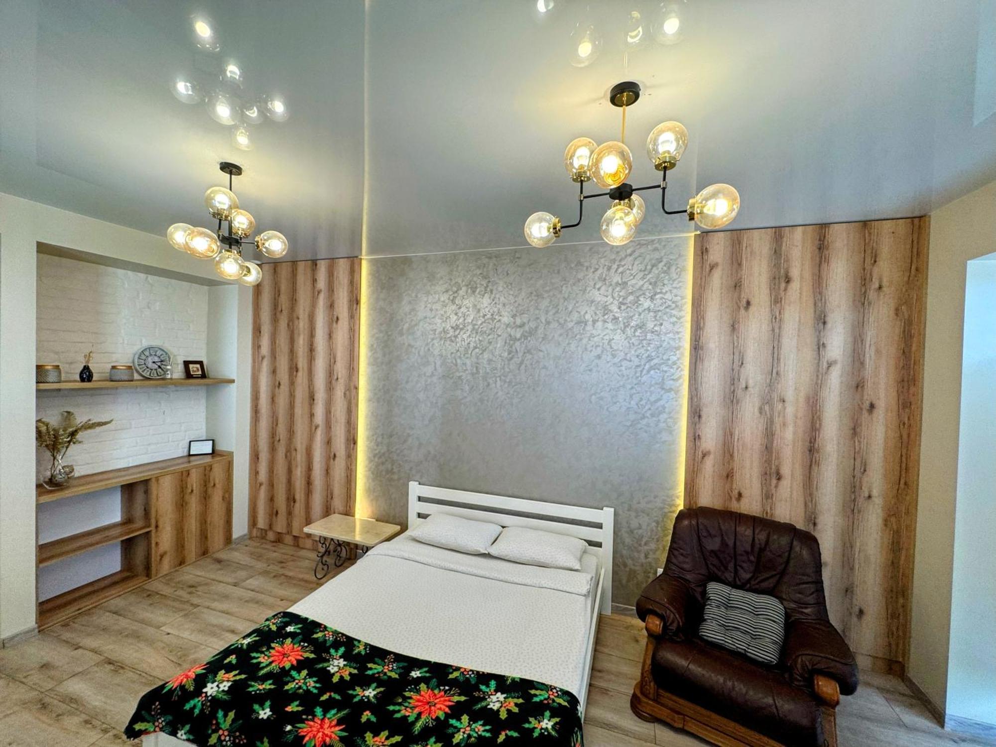 VIP Apartment: Spacious Central City Retreat Rivne Exterior photo
